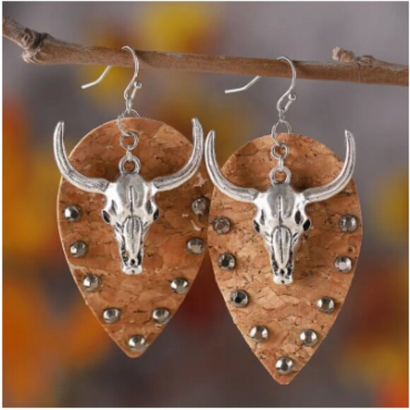 Silver Plated Bullshead - Western Style earrings - Picture 3 of 3